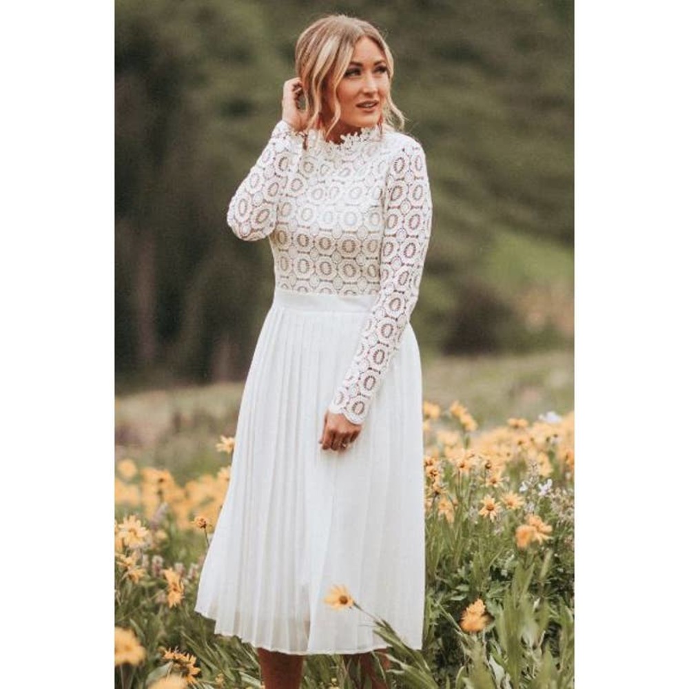 Ivy City Co Womens Arabella Dress White Midi Lined Long Sleeve Lace Pleated XL